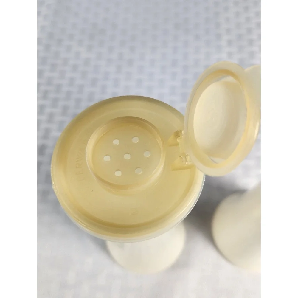 Tupperware Hourglass Salt Pepper  Shaker Set White 718  Vintage 6in.